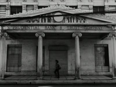 Black and white photo of the old Prudential Bank in Cebu, featuring classic architecture.
